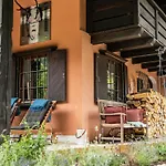 別荘 Alpin-chalet In Alleinlage In - Wald, Kamin, Sauna Und Badeplatz *