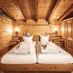 Alpin-chalet In Alleinlage In - Wald, Kamin, Sauna Und Badeplatz *