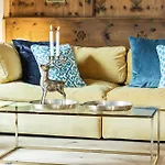 Alpin-chalet In Alleinlage In - Wald, Kamin, Sauna Und Badeplatz *