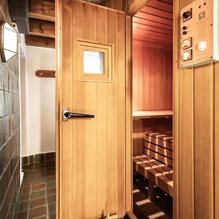 Holzhaus In Alleinlage In Bad Ischl, Kamin&sauna Ferienhaus *
