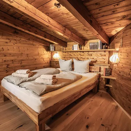Alpin-chalet In Alleinlage In - Wald, Kamin, Sauna Und Badeplatz *