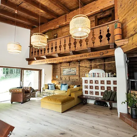 Alpin-chalet In Alleinlage In - Wald, Kamin, Sauna & Badeplatz Hébergement de vacances *