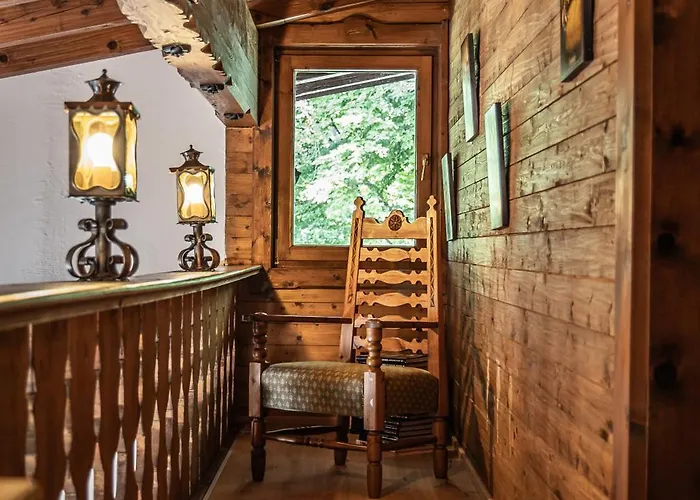 Alpin-chalet In Alleinlage In - Wald, Kamin, Sauna & Badeplatz Бад-Ишль