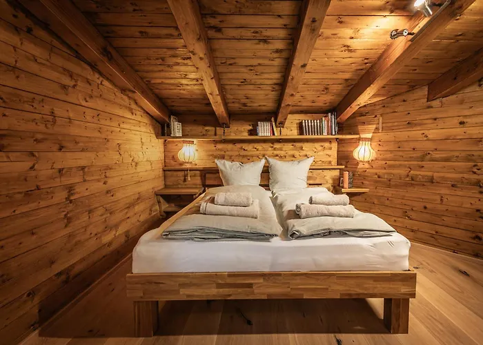 Alpin-chalet In Alleinlage In - Wald, Kamin, Sauna & Badeplatz Бад-Ишль