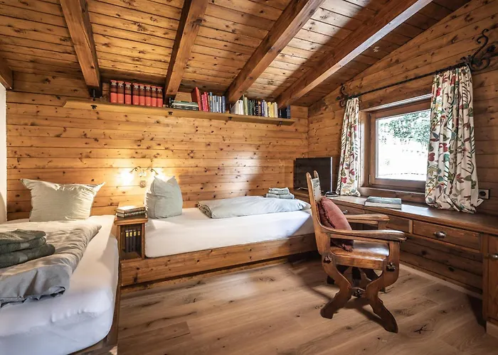 Дом отдыха Alpin-chalet In Alleinlage In - Wald, Kamin, Sauna & Badeplatz Бад-Ишль
