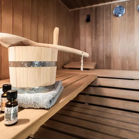 Alpin-chalet In Alleinlage In - Wald, Kamin, Sauna Und Badeplatz *