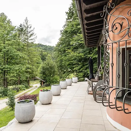 Alpin-chalet In Alleinlage In - Wald, Kamin, Sauna & Badeplatz