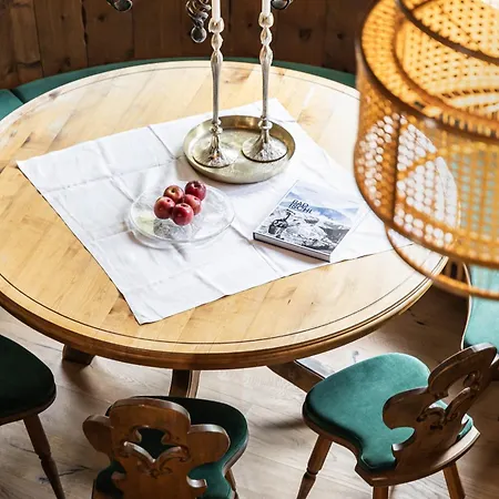 Alpin-chalet In Alleinlage In - Wald, Kamin, Sauna & Badeplatz Vakantiehuis *