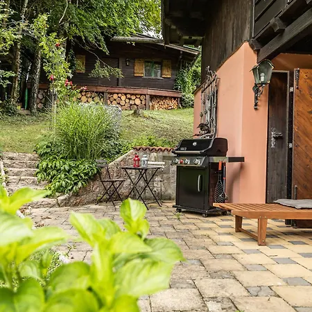 Alpin-chalet In Alleinlage In - Wald, Kamin, Sauna & Badeplatz Vakantiehuis *